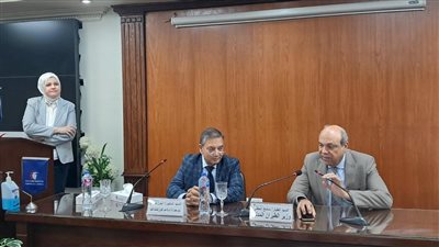 الحفني يتفقد الأقسام والوحدات العلاجية بمستشفى مصر للطيران (صور)