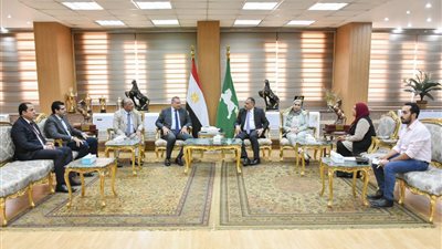 محافظ الشرقية يلتقي رئيس صندوق التنمية الحضرية لبحث الموقف التنفيذي للمشروعات