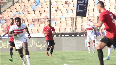 سامسون أكينيولا يسجل هدف التعادل لـ الزمالك في شباك طلائع الجيش (صور)