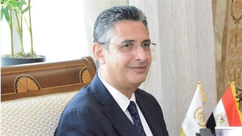 الدكتور شريف فاروق
