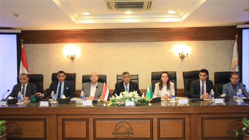 اجتماع محافظ الجيزة