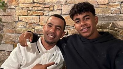 تعرض والد لامين يامال لعملية طعن في شجار بموقف للسيارات ببرشلونة