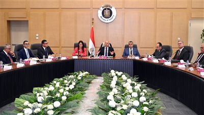 كامل الوزير: جار التنسيق لنقل ولاية 5 قطع أراضي من المجتمعات العمرانية للتنمية الصناعية