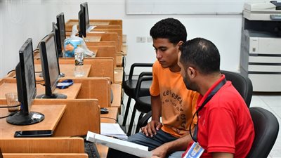 مكتب التنسيق الفرعي بجامعة القناة يواصل استقباله لطلاب المرحلة الأولى (صور) 