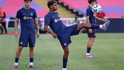 يامال يشارك في تدريبات برشلونة بعد حادث تعرض والده للطعن