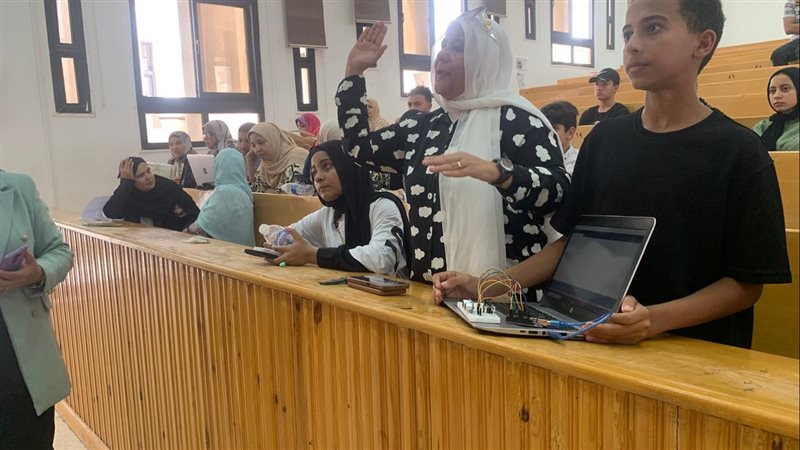 جانب من الندوة، فيتو