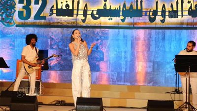 نسمة عبد العزيز وكارمن سليمان تتألقان في أولى ليالي مهرجان القلعة (صور)