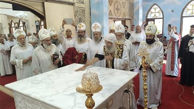 الأنبا مكسيموس يدشن كنيسة القديسين يواقيم وحنة في إيبارشية قويسنا