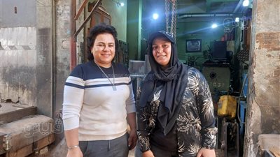 امرأة لا تعرف المستحيل، كابتن نسرين لاعبة رفع أثقال وتعمل بالخراطة / فيديو وصور 