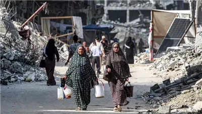 جيش الاحتلال يلقي منشورات على خان يونس تطالب السكان بالمغادرة 