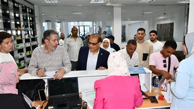 إقبال طلاب الثانوية العامة على مكتب التنسيق بجامعة الإسماعيلية الأهلية (صور) 