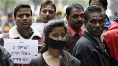 احتجاجات عنيفة في الهند إثر اغتصاب وقتل طبيبة
