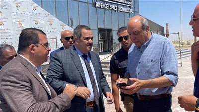 سامح الحفني يتابع الاستعدادات النهائية لـ مطار العلمين قبل انطلاق معرض الفضاء