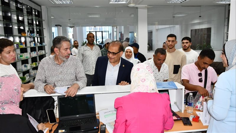 جانب من العمل بمكتب