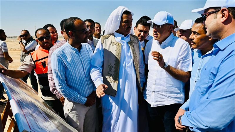 رئيس الوزراء مع مشايخ