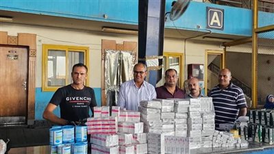 ضبط كمية من الأدوية ولبن الأطفال داخل طرد في مطار القاهرة 