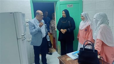 وكيل صحة الوادي الجديد يأمر بنقل طبيب ويتابع تقديم الخدمات الطبية بمستشفى باريس (صور)