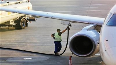 بعد موافقة وزارة البترول، فوائد استخدام زيت الطعام المستعمل بديلا لوقود الطائرات