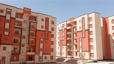 وزير الإسكان يتابع انتظام الخدمات المقدمة لمتضرري السيول بعد نقلهم لـ «زهور 15 مايو» 