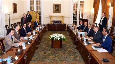 بدء جلسة مباحثات موسعة بين مصر وفرنسا في القاهرة (صور)