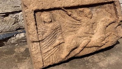 اكتشاف لوحات لشخصيات راقصة من العصور الوسطى بالقرم