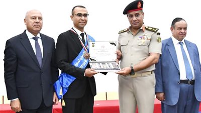 الأكاديمية العسكرية المصرية تحتفل بتخريج دورات تدريبية من العاملين بالنقل والمالية (صور) 