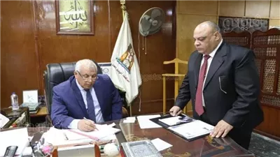 محافظ الوادي الجديد يعتمد المرحلة الثانية للقبول بالصف الأول الثانوي العام 