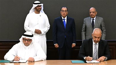 مدبولي يشهد توقيع اتفاقيتي إنشاء محطة إنتاج الكهرباء من طاقة الرياح بخليج السويس