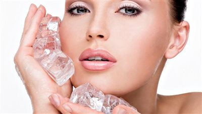 فوائد الثلج للبشرة، لعلاج الالتهابات وتصغير المسام