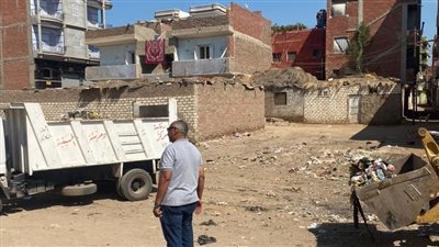 حملة لإزالة المخلفات والمواد الصلبة بالحسينية في الشرقية