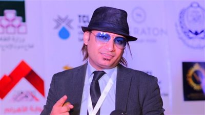 بعد القبض عليه بتهمة تقديم فيديوهات خارجة، من هو 