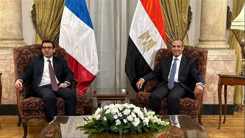 وزير الخارجية ونظيرة