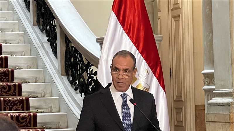 وزير الخارجية الدكتور