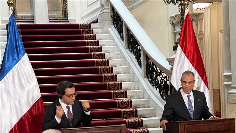وزير الخارجية ونظيرة