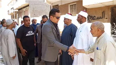 رئيس مدينة بلقاس يقدم واجب العزاء لأسرة مؤذن مسجد النور (صور)