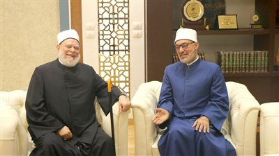 خلال استقباله علي جمعة، مفتي الجمهورية: نعمل على تقديم الفتوى التي تساهم في بناء المجتمع 