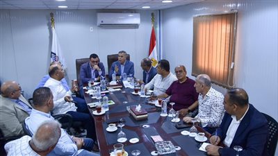 وزير الإسكان ومحافظ الإسكندرية يستعرضان مشروعات الجهاز المركزي للتعمير