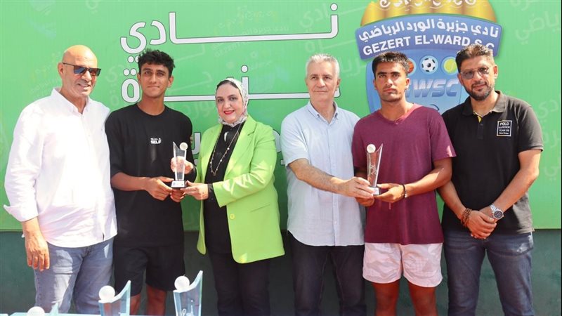 تكريم الفائزين في