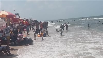 انتشال جثمان شاب غرق بمياه البحر المتوسط في جمصة بالدقهلية 