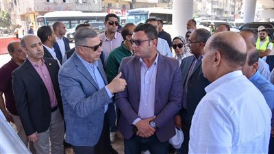 وزير الإسكان ومحافظ الإسكندرية يتفقدان مشروع كوبري لربط شارع السادات بالطريق الدولي الساحلي