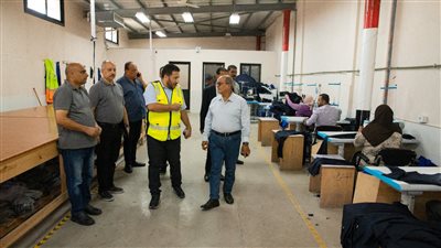 رئيس مياه الإسكندرية يتفقد سير العمل بالمحطات ومراكز خدمة العملاء