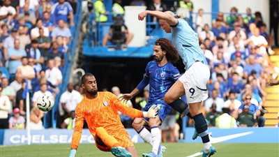 الدوري الإنجليزي، مانشستر سيتي يتقدم على تشيلسي بهدف هالاند في الشوط الأول