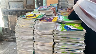 التعليم تكشف مفاجأة عن كتب الثانوية العامة الخارجية الموجودة بالأسواق (فيديو)