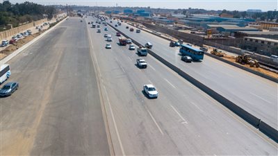 بدء وضع الطبقة الخرسانية للطريق الإقليمي