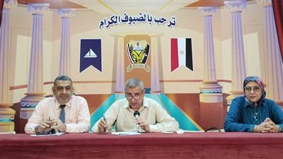 مدير تعليم دمياط يجتمع بمديري المدارس الثانوية لاستعراض رؤية إعادة هيكلة التعليم الثانوي