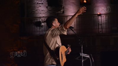 بحضور كامل العدد، حمزة نمرة يطرب جمهور مهرجان القلعة بـ لعله خير وريح الحياة (صور وفيديو)