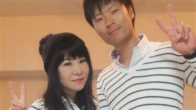 عريس يصاب بصدمة قبل يوم من حفل الزفاف، العروس أكبر منه بـ 25 عامًا 