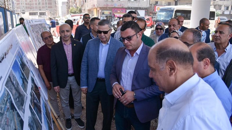 وزير الإسكان ومحافظ