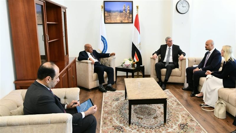 بدوي يبحث مع وفد