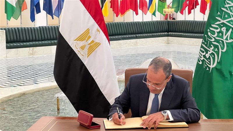 وزير الخارجية بدر